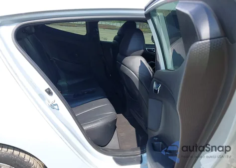 2015 Hyundai Veloster Re:flex z USA, uszkodzony, nr VIN KMHTC6AD6FU222077